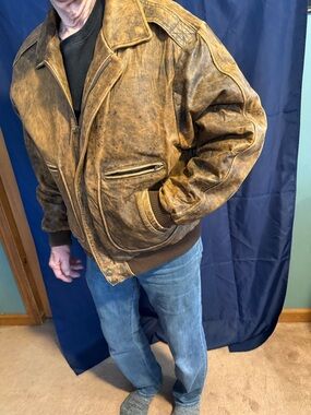 Distressed Brown Leather Bomber Jacket - Classic Men's Bomber